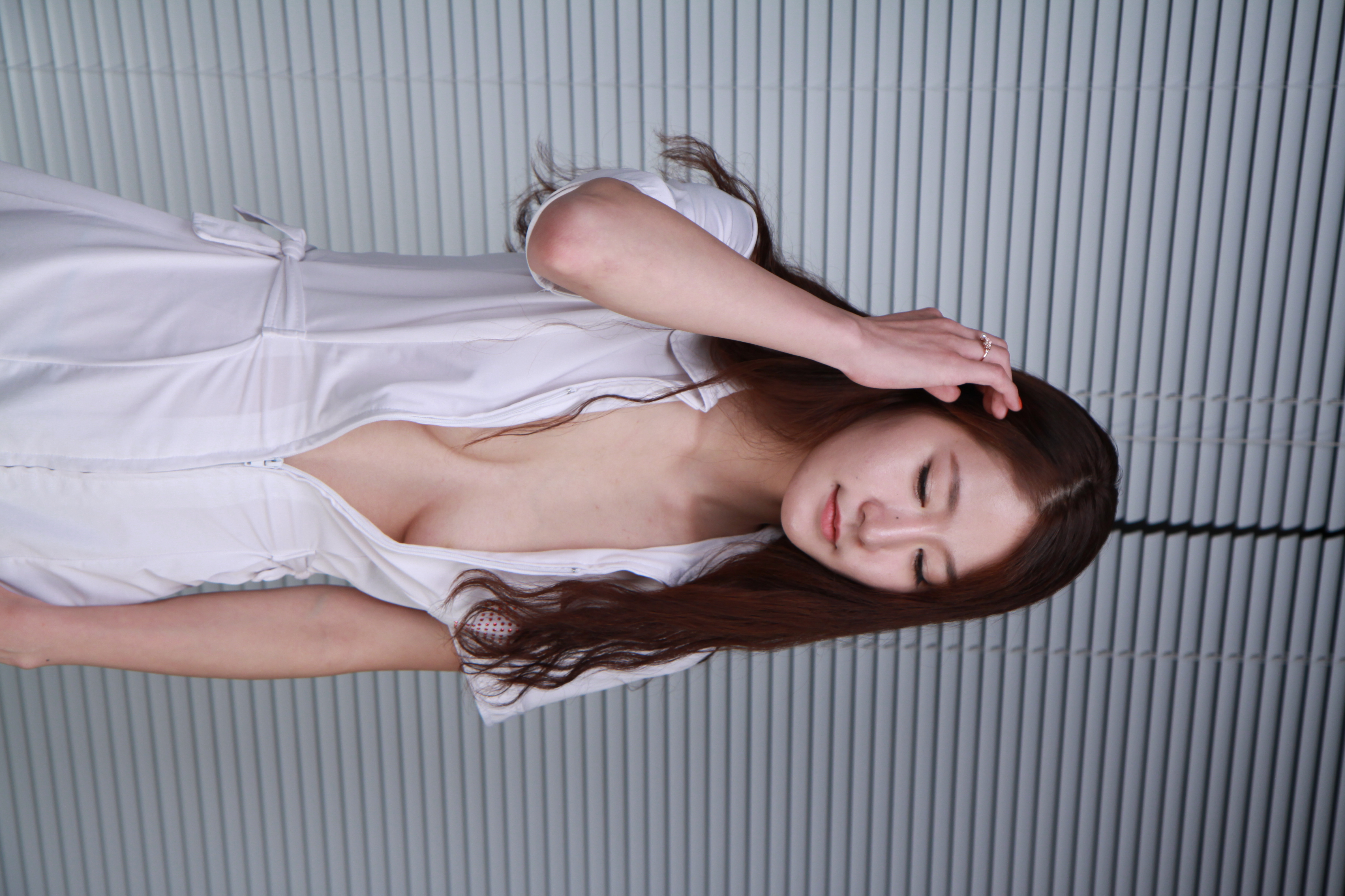 미분류 / 수정 901장(연 ST)(가슴 조금 노출)